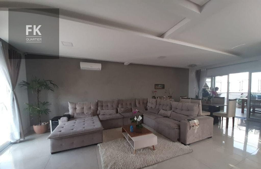 Casa à venda com 4 quartos, 2 suítes, 4 vagas e 282m² no Suru, Santana de Parnaíba (SP) — foto 2 de 18