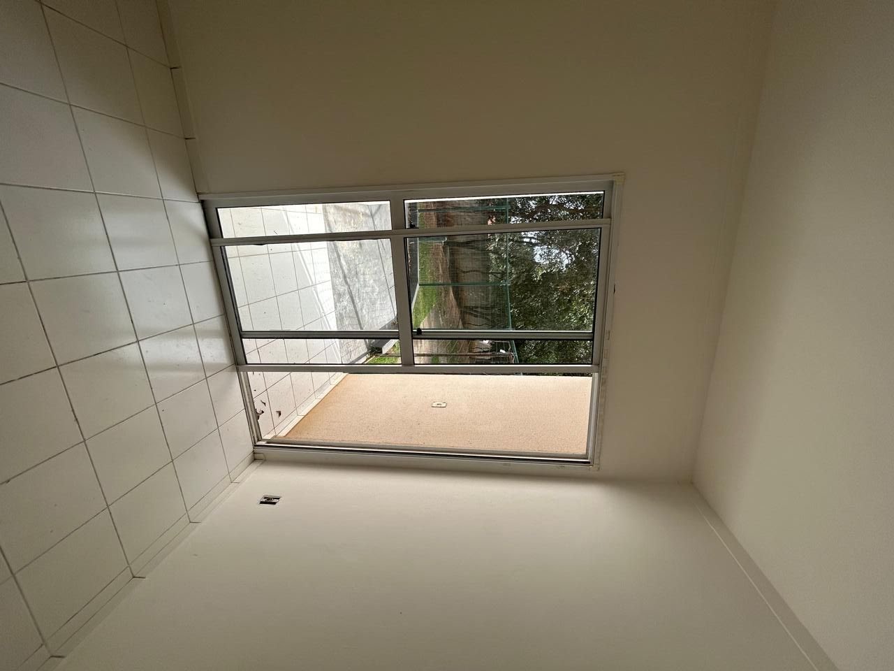 vista sala e saida apto.jpg