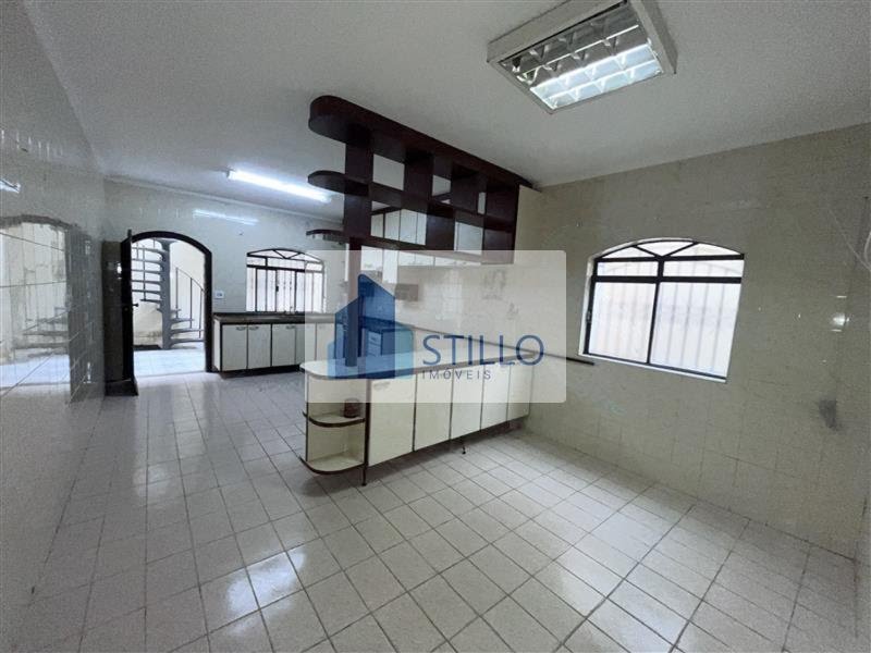 Casa à venda com 4 quartos, 4 banheiros, 5 vagas e 180m² no Jardim Textil, São Paulo — foto principal