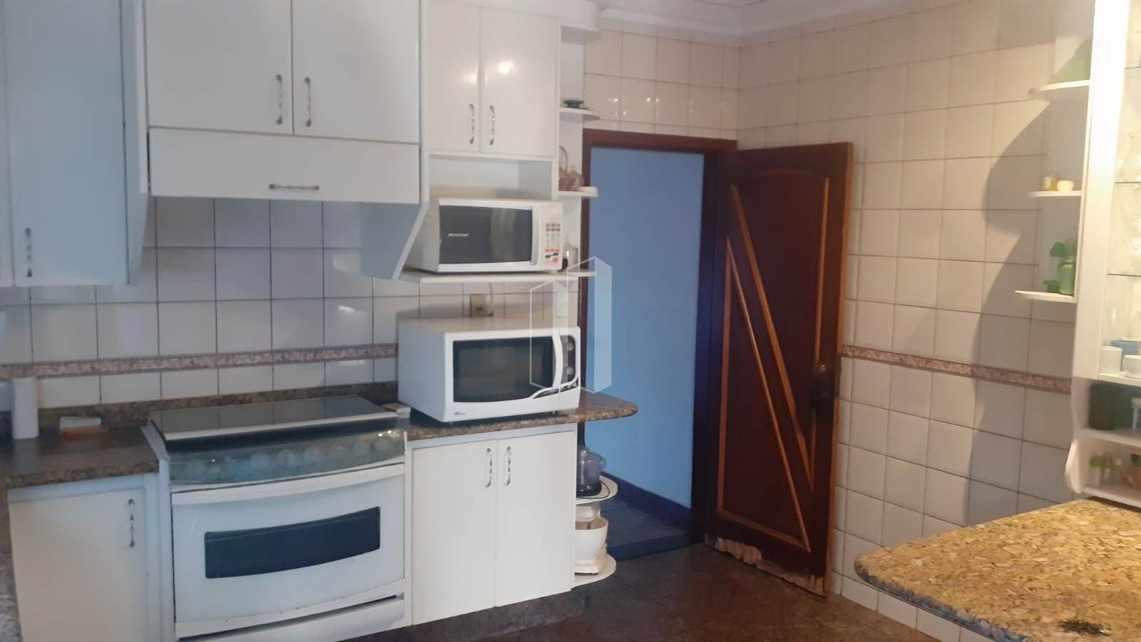 Casa à venda com 3 quartos, 1 suíte, 4 vagas e 302m² no Jardim Santo Antônio, Goiânia (GO) — foto 9 de 10