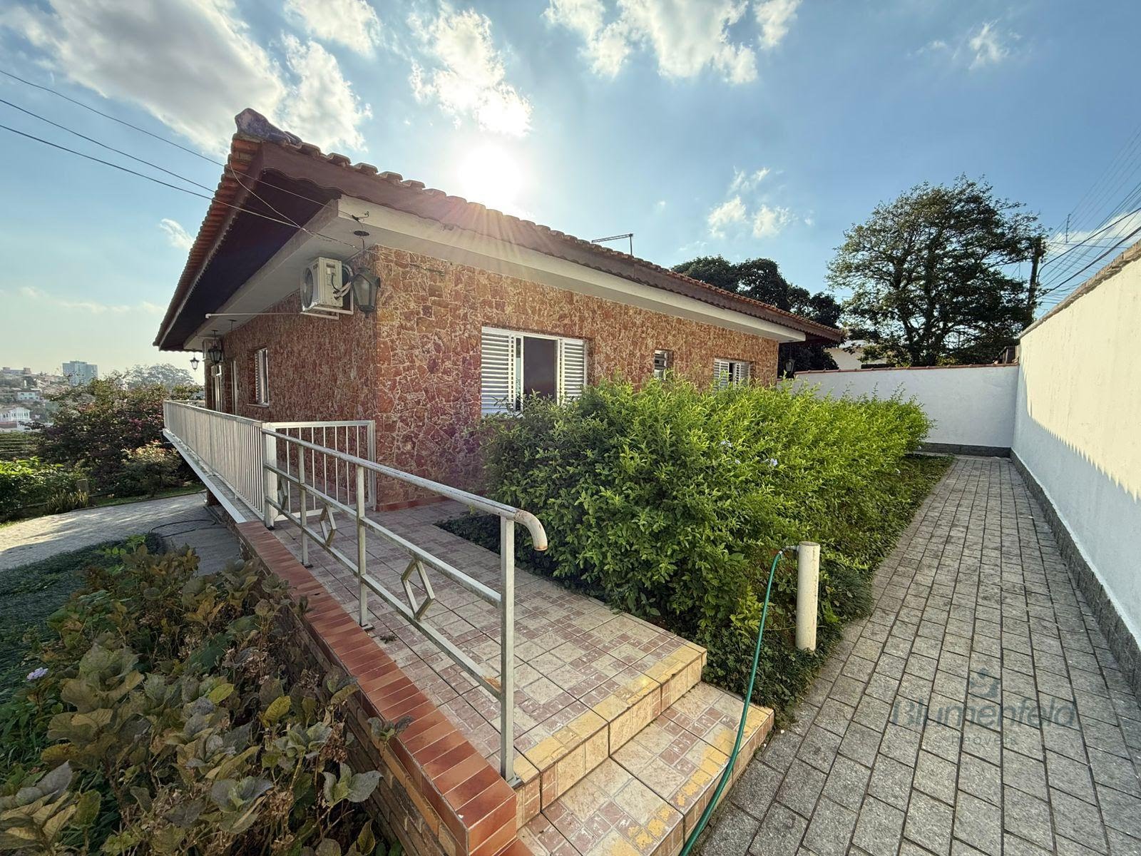 Casa à venda com 3 quartos, 1 suíte e 8 vagas no Jardim Planalto, Arujá (SP) — foto 2 de 30