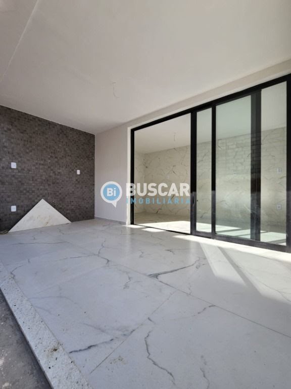 Casa à venda com 4 quartos, 4 suítes, 2 vagas e 206m² no Nova Esperança, Feira de Santana (BA) — foto 6 de 14
