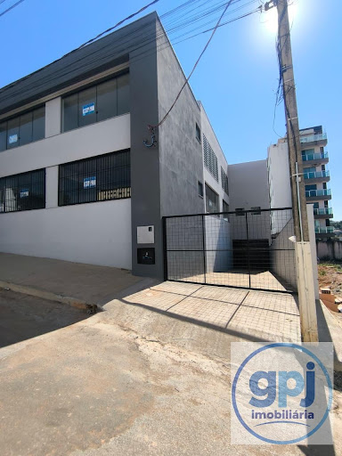 Galpão para Locação em Nova Serrana | 1112m² e 4 Banheiros