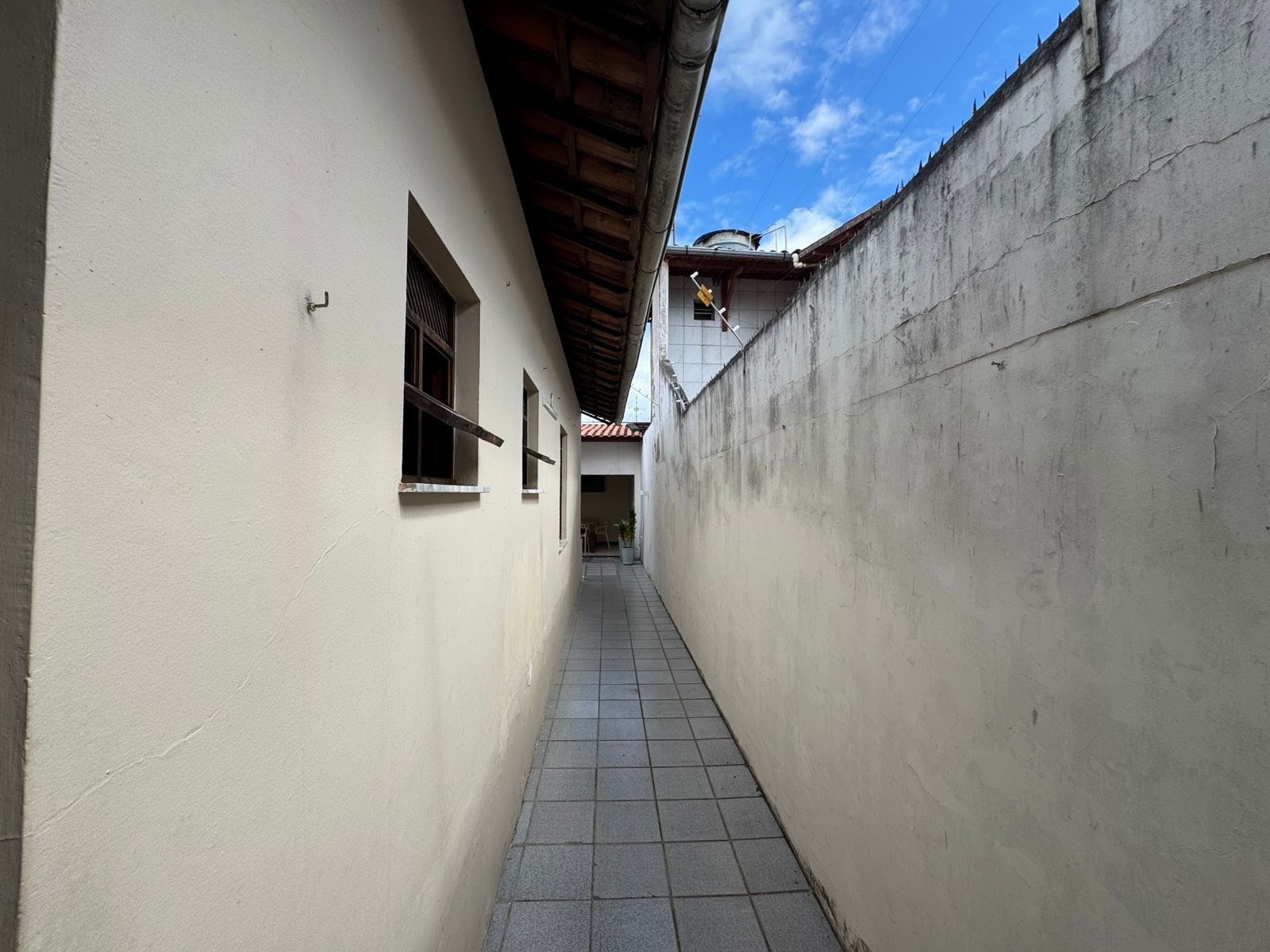 Casa à venda com 3 quartos, 2 suítes, 3 vagas e 180m² no Serraria Brasil, Feira de Santana (BA) — foto 17 de 18