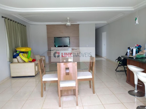 Casa à Venda em Village do Sol - Guarapari: 4 Dormitórios