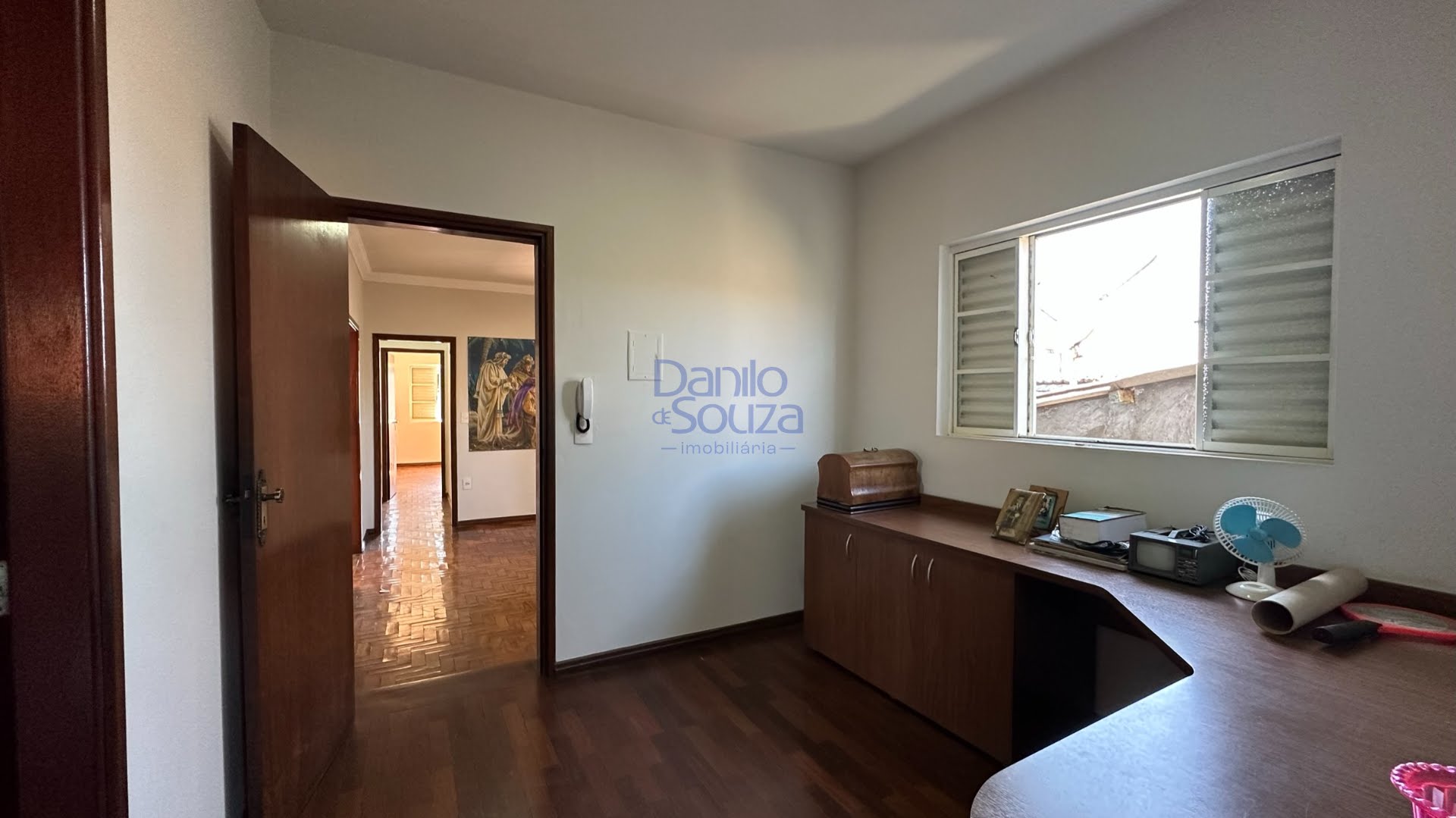 Casa à venda com 3 quartos, 1 suíte, 4 vagas e 300m² no Alvorada, Araxá (MG) — foto 18 de 25