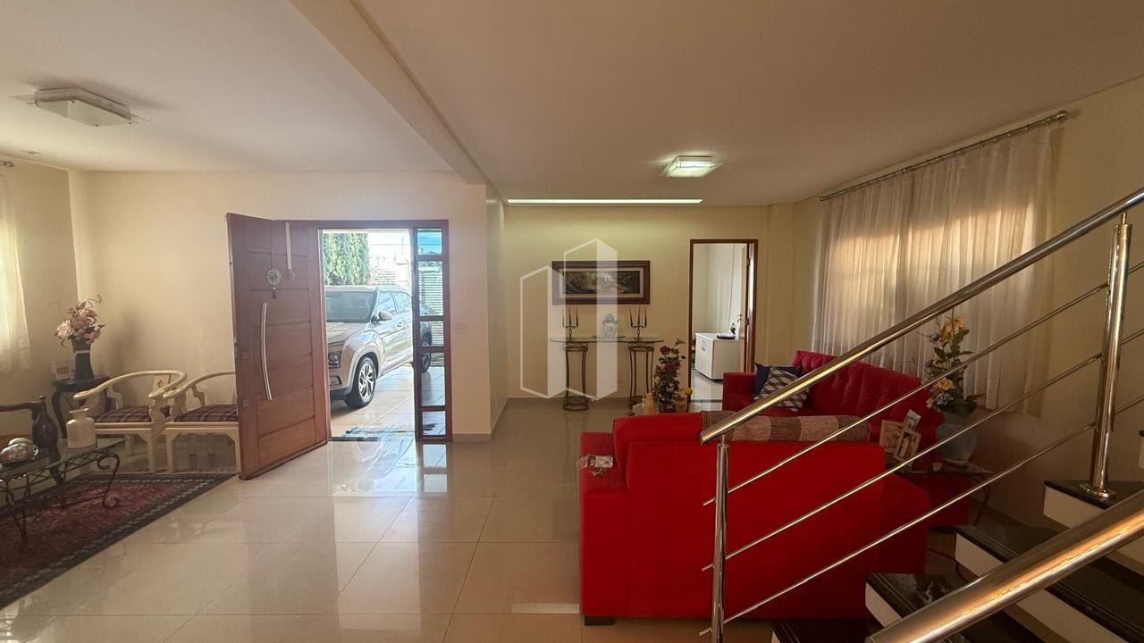 Casa à venda com 3 quartos, 3 suítes, 4 vagas e 292m² no Vila Rosa, Goiânia (GO) — foto 20 de 29