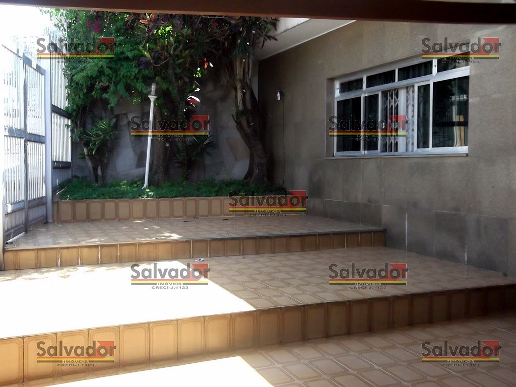 Fachada / Garagem