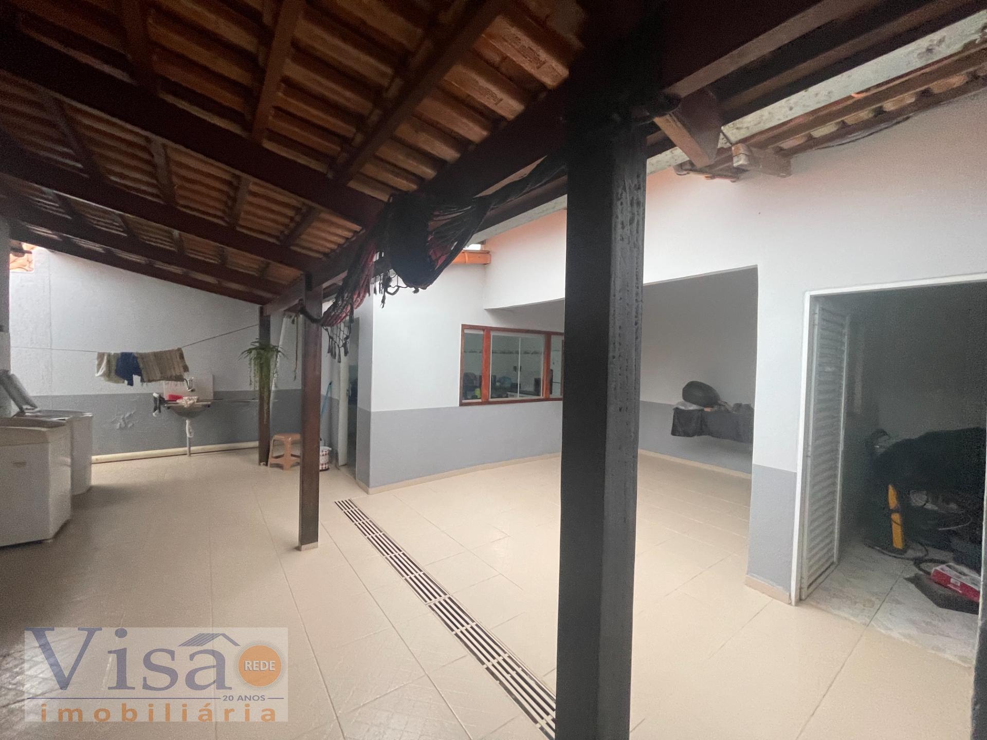 Casa à venda com 3 quartos, 1 banheiro, 2 vagas e 100m² no Cidade Jardim, Paracatu (MG) — foto 3 de 15