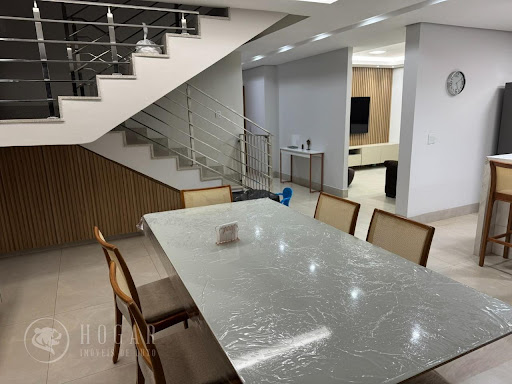 Casa à venda no Villagio Toscana, Goiânia: 5 quartos, 3 suítes, 6 banheiros, 376m². Confira!