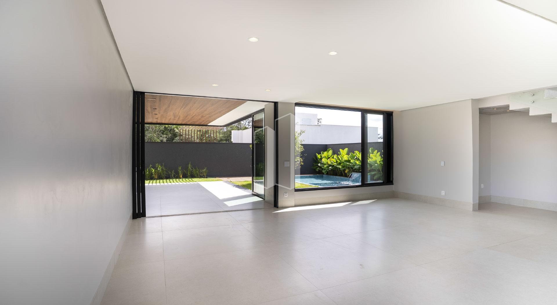 Casa à venda com 4 quartos, 4 suítes, 4 vagas e 284m² no Jardins França, Goiânia (GO) — foto 8 de 20