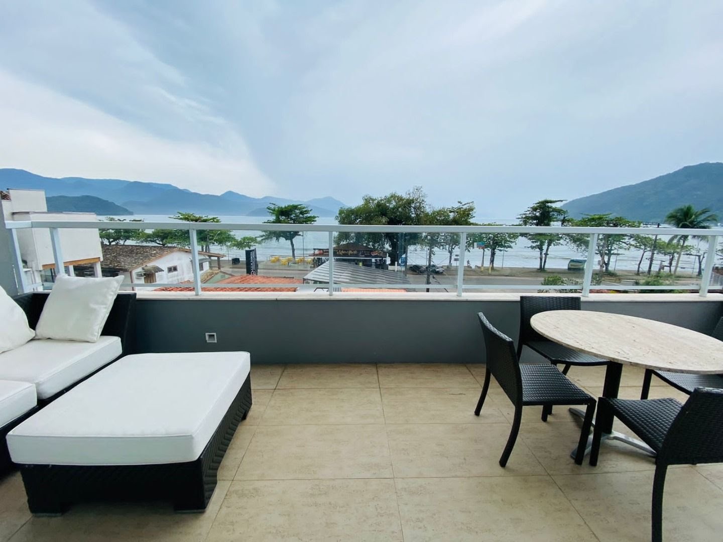 Apartamento à venda com 4 quartos, 5 banheiros, 2 vagas e 200m² no Praia de Itaguá, Ubatuba (SP) — foto 3 de 24