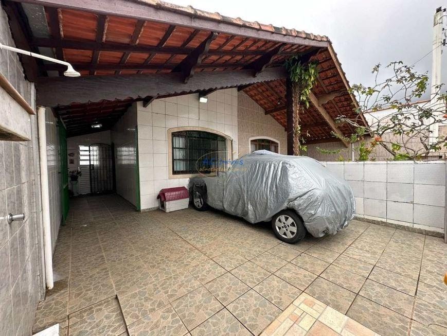 Casa à venda com 4 quartos, 3 banheiros, 2 vagas e 119m² no Solemar, Praia Grande — foto principal