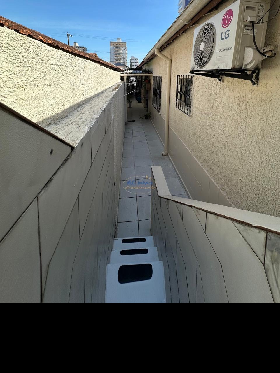 Casa à venda com 3 quartos, 2 banheiros, 2 vagas e 150m² no Guilhermina, Praia Grande (SP) — foto 7 de 30