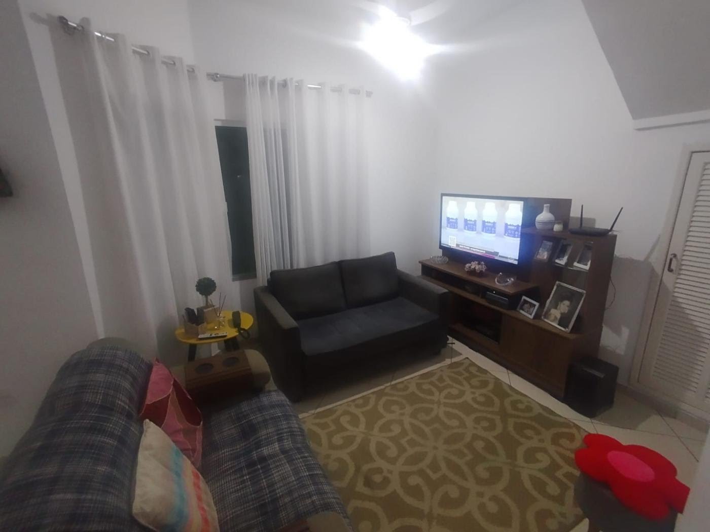 Casa à venda com 3 quartos, 2 suítes, 3 vagas e 210m² no Extensão Serramar, Rio das Ostras (RJ) — foto 2 de 8