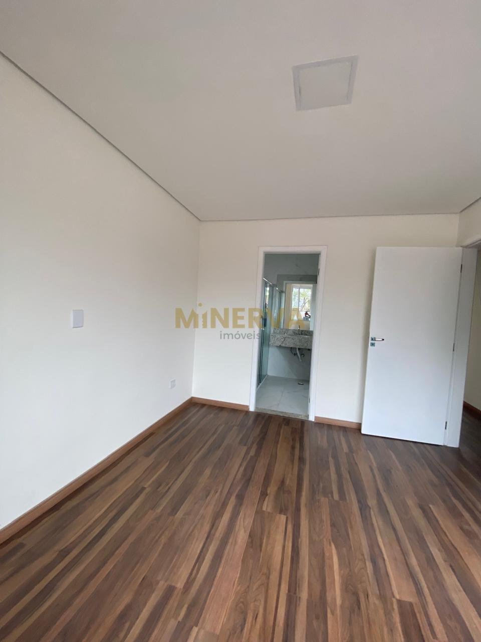 Casa à venda com 3 quartos, 1 suíte, 4 vagas e 187m² no Parque Renato Maia, Guarulhos (SP) — foto 4 de 24
