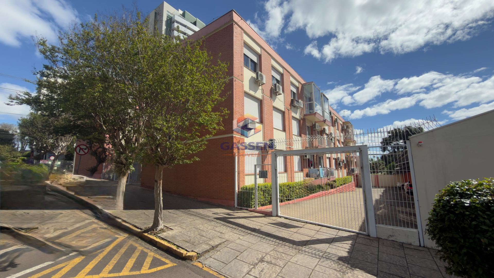 Apartamento 2 dormitórios semimobiliado no Centro de Santa Cruz do Su