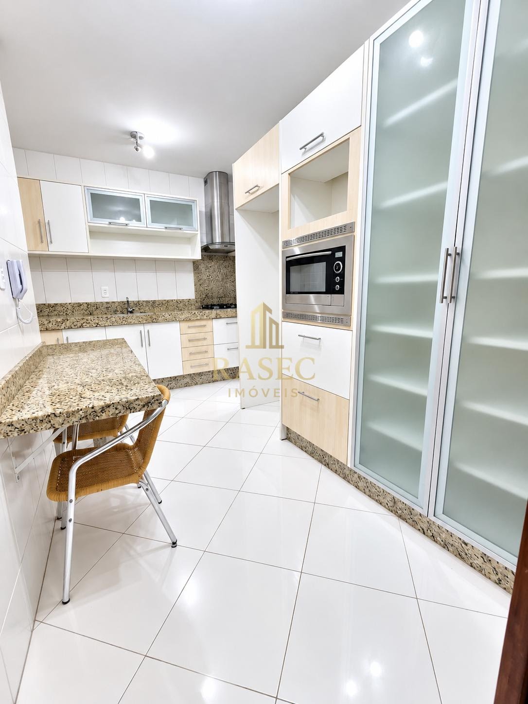 Apartamento para alugar com 3 quartos, 1 suíte, 2 vagas e 94m² no Centro I, Brusque (SC) — foto 8 de 18