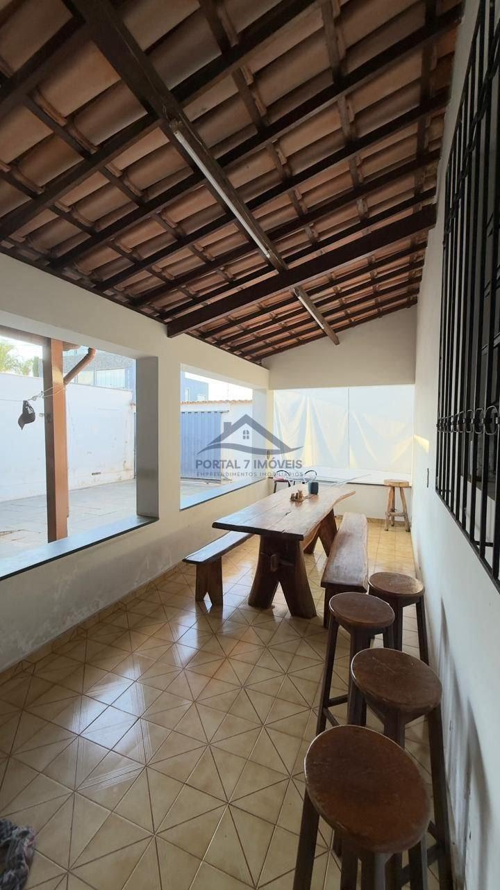 Casa à venda com 5 quartos, 1 suíte, 5 vagas e 360m² no São Cristovao, Sete Lagoas (MG) — foto 9 de 17