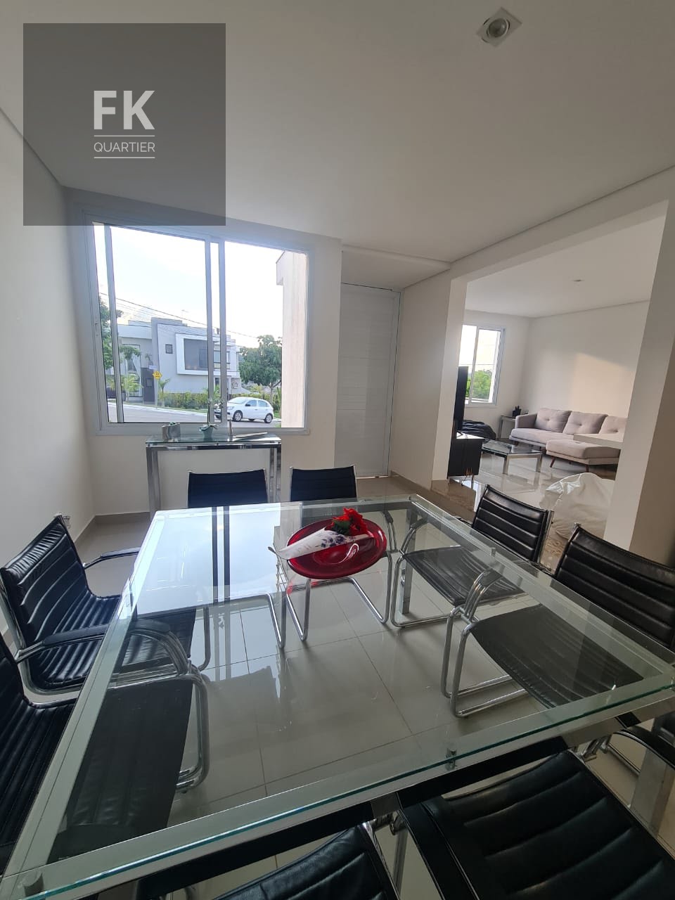 Casa à venda com 3 quartos, 3 suítes, 4 vagas e 266m² no Suru, Santana de Parnaíba (SP) — foto 2 de 26
