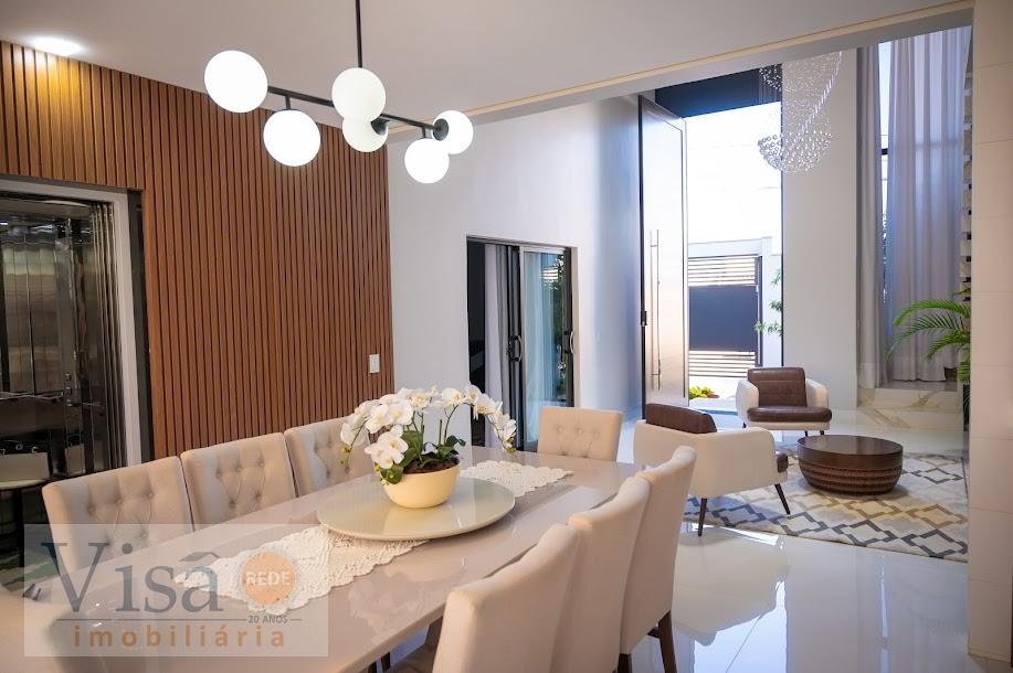 Casa à venda com 4 quartos, 4 suítes e 5 vagas no Centro, Paracatu (MG) — foto 2 de 30