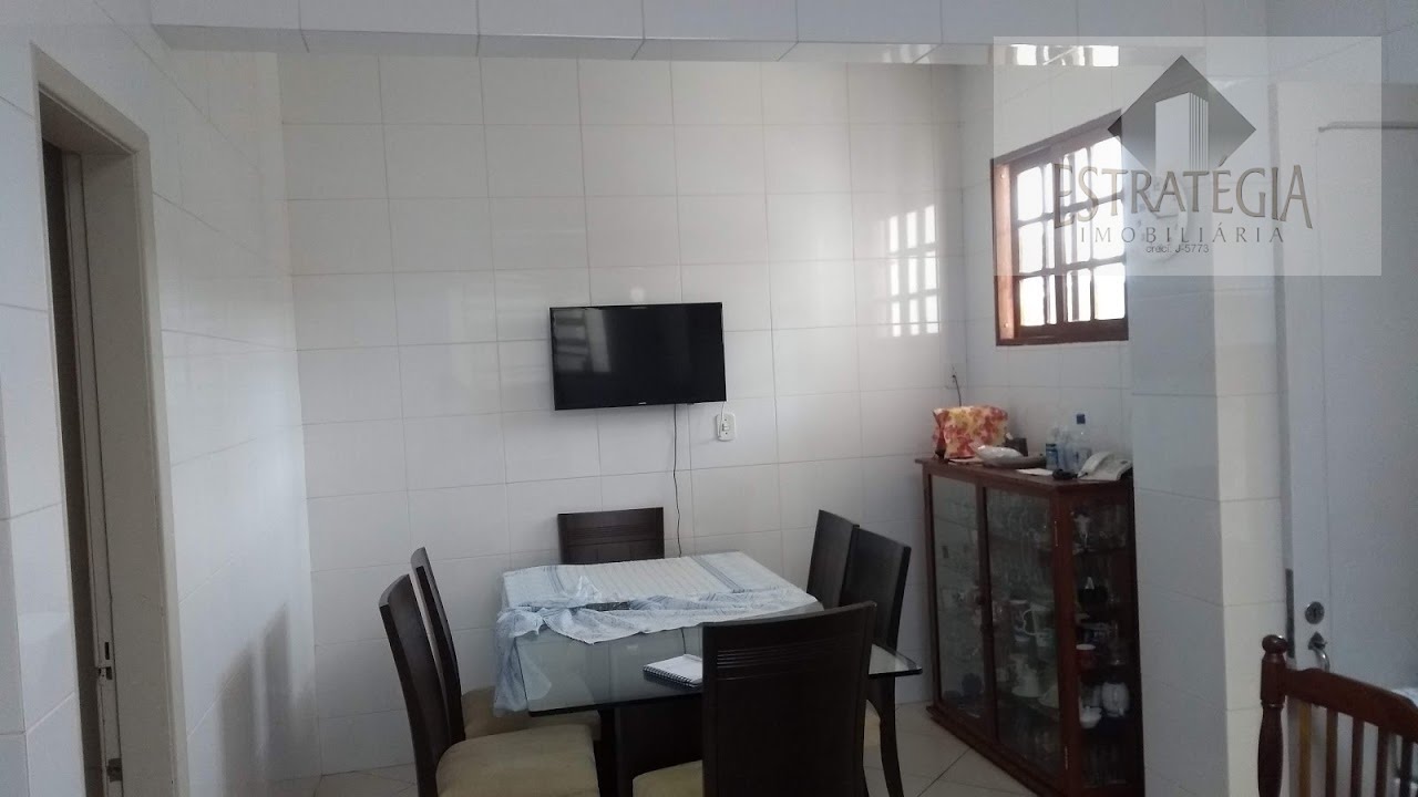 Casa à venda com 3 quartos, 1 banheiro, 4 vagas e 186m² no Centro, Petrópolis (RJ) — foto 6 de 9