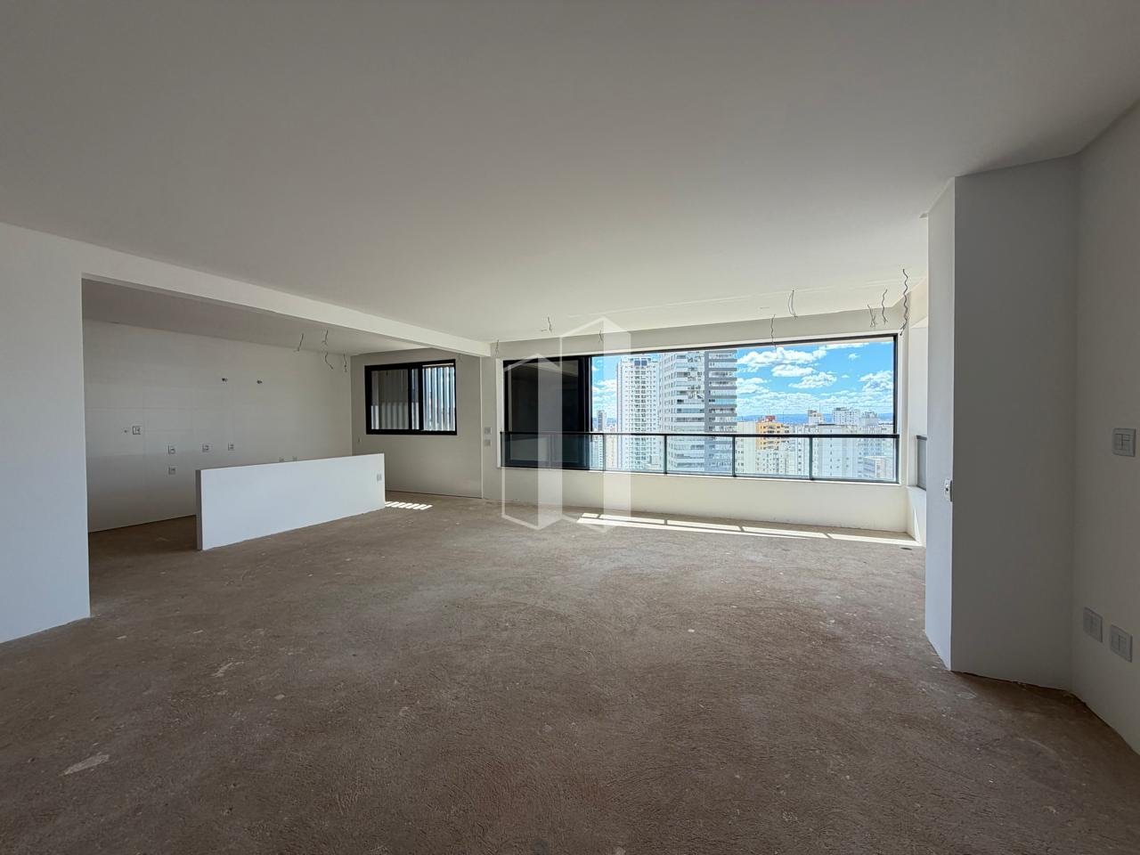 Apartamento à venda com 4 quartos, 6 banheiros, 4 vagas e 274m² no Setor Oeste, Goiânia — foto principal