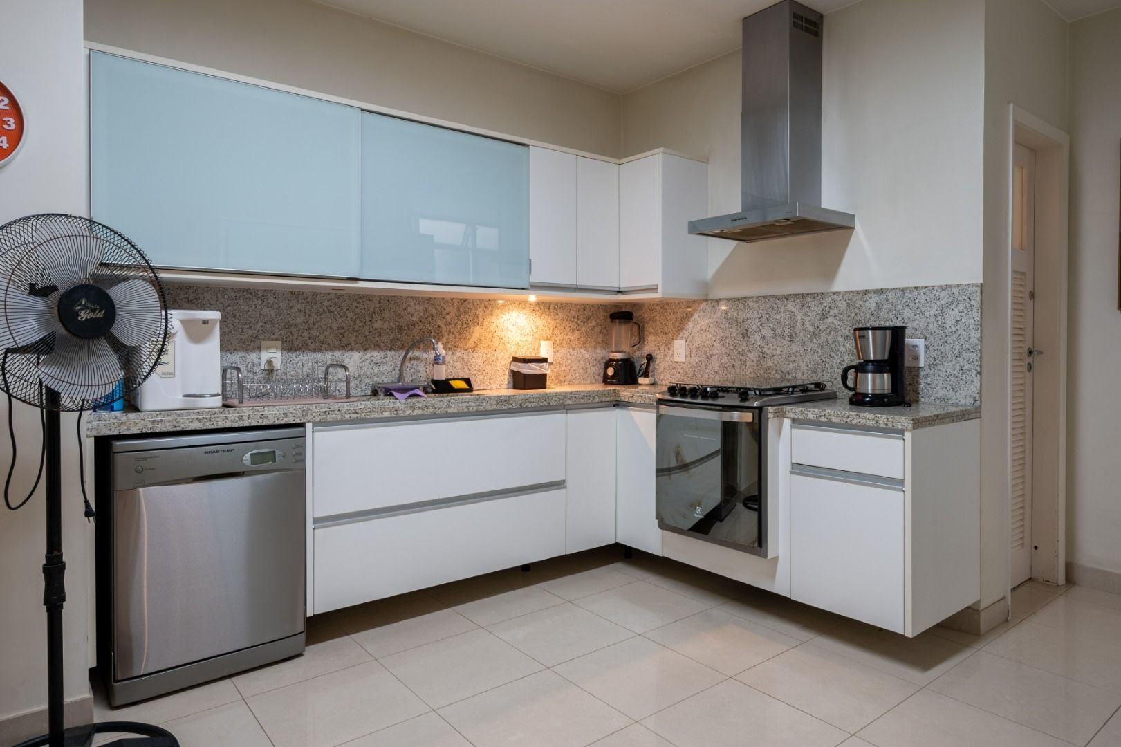 Apartamento para alugar com 4 quartos, 3 suítes, 1 vaga e 250m² no Leblon, Rio de Janeiro (RJ) — foto 27 de 30