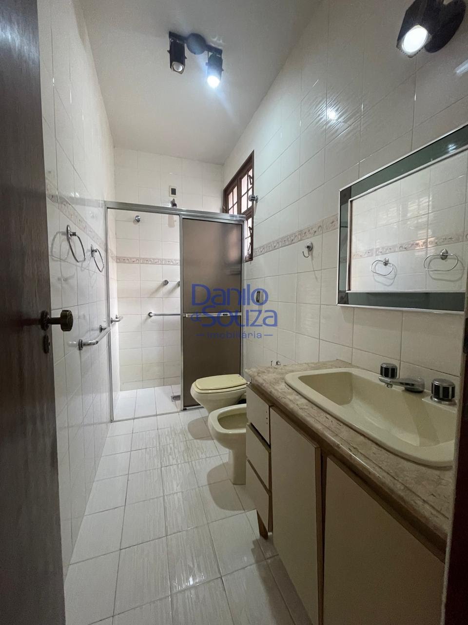 Casa à venda com 4 quartos, 3 suítes, 2 vagas e 344m² no São Cristóvão, Araxá (MG) — foto 22 de 29