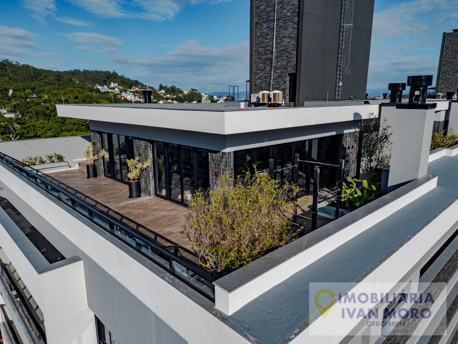 Apartamento à venda com 2 quartos, 1 banheiro, 1 vaga e 65m² no Saco Grande, Florianópolis — foto principal