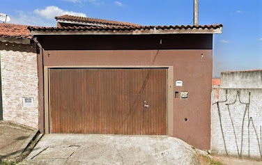 Casa à venda com 2 Quartos, Quintal e Piscina