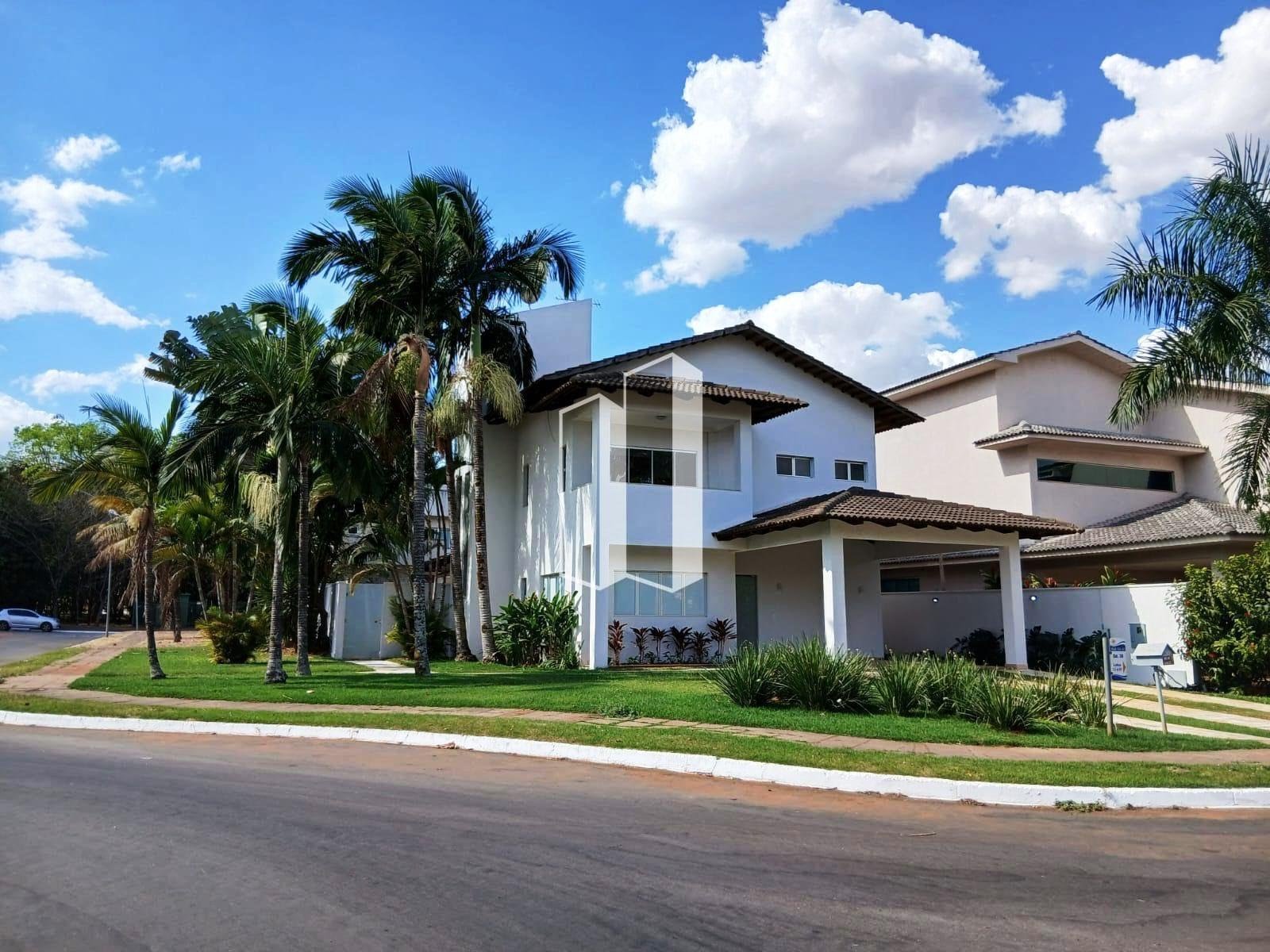 Casa à venda com 4 quartos, 3 suítes, 4 vagas e 263m² no Residencial Granville, Goiânia (GO) — foto 2 de 30