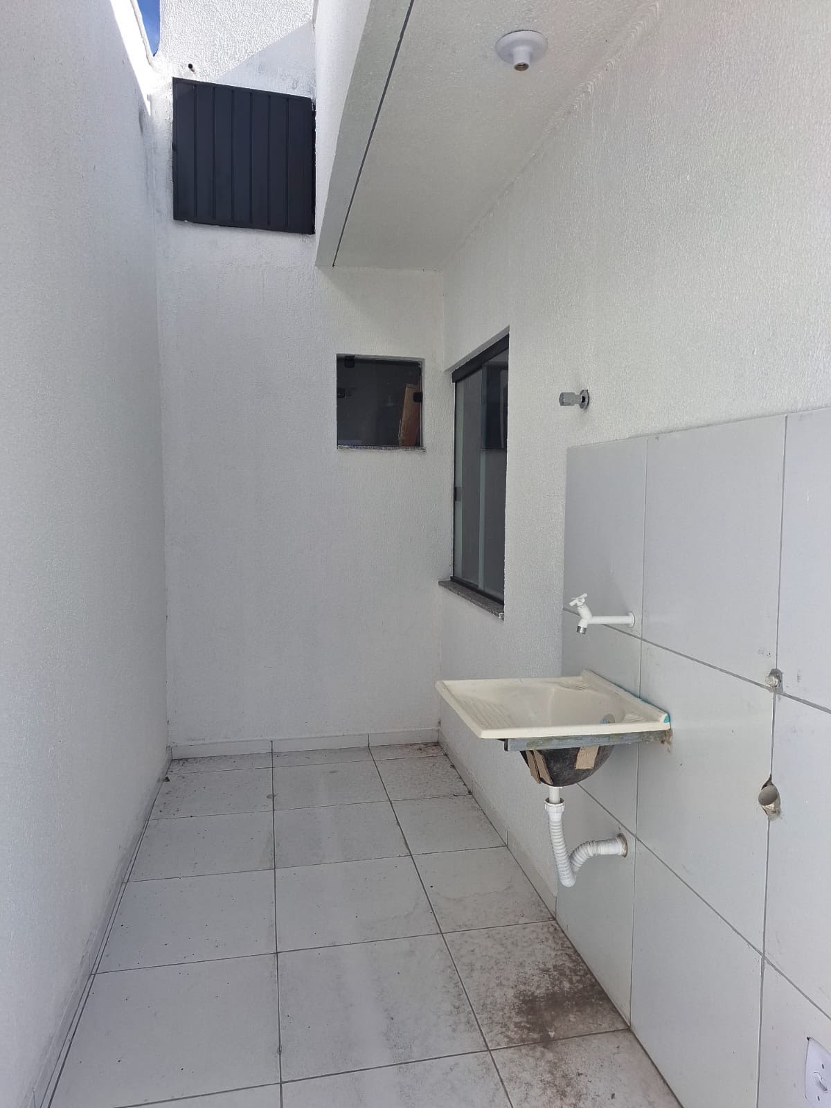 Casa à venda com 2 quartos, 1 banheiro e 150m² no Novo Horizonte, Feira de Santana (BA) — foto 5 de 6