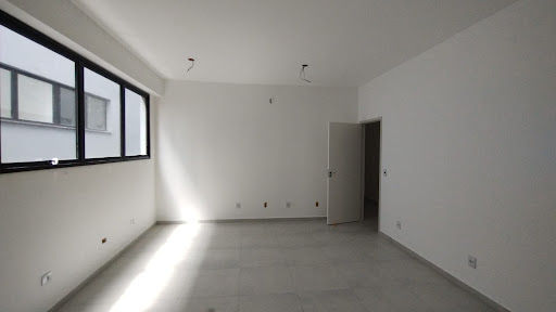 Oportunida de sala comercial para locação com elevador e banheiro na rua Braz Cubas