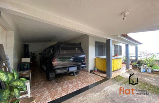 Casa à Venda no bairro Senador Valadares, Pará de Minas, 4 Quartos, 327m² de construção 450m² de lote