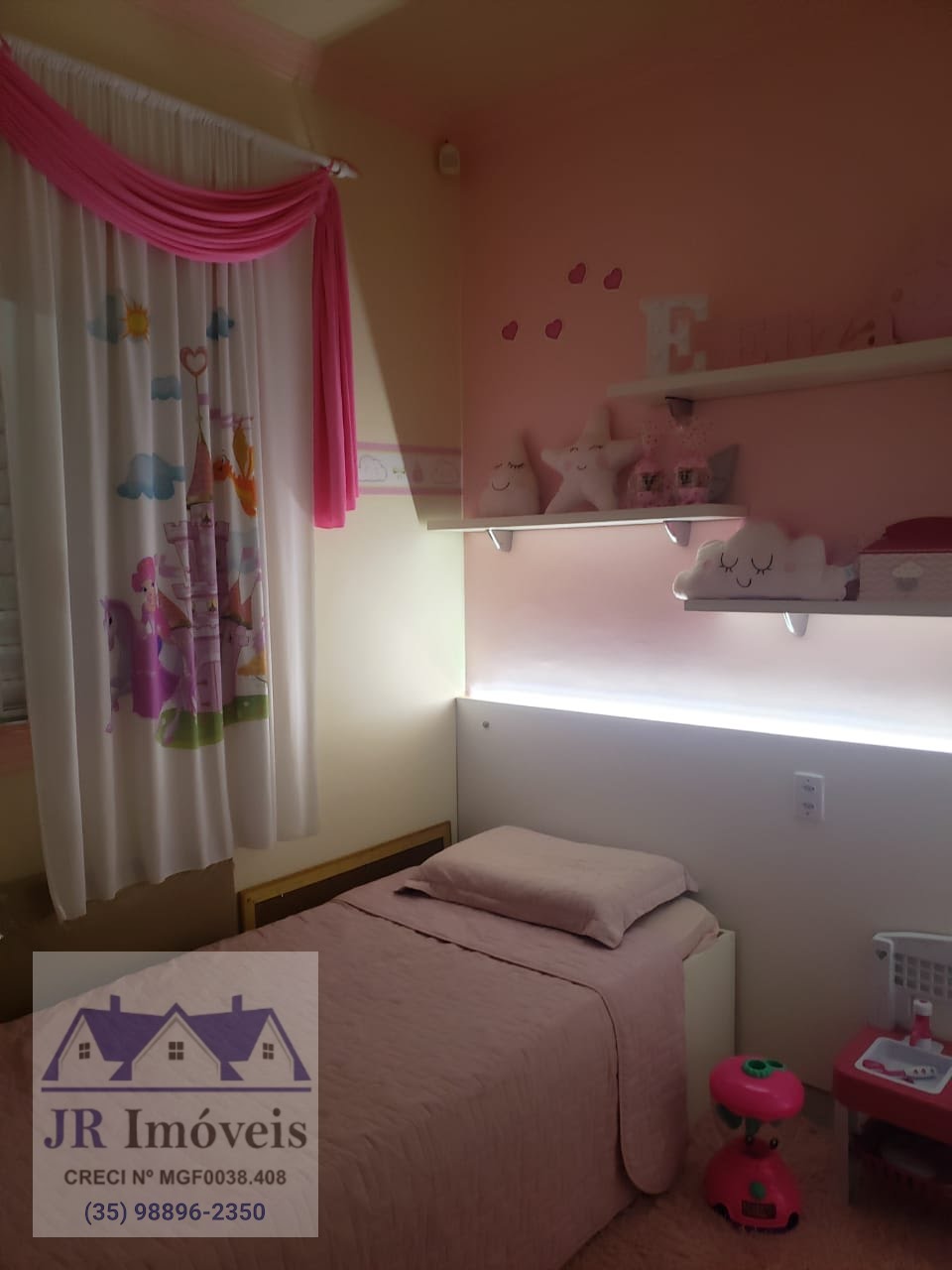 Casa à venda com 2 quartos, 1 suíte, 3 vagas e 234m² no Loteamento Vianna, Santa Rita do Sapucaí (MG) — foto 3 de 10
