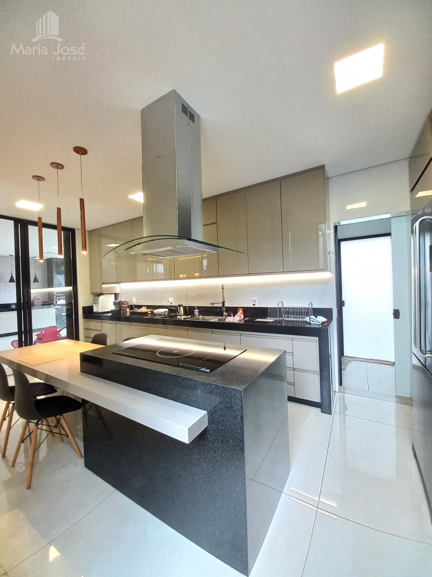 Casa à venda com 3 quartos, 2 suítes, 2 vagas e 230m² no Condomínio Parque das Nogueiras, Sete Lagoas (MG) — foto 22 de 30
