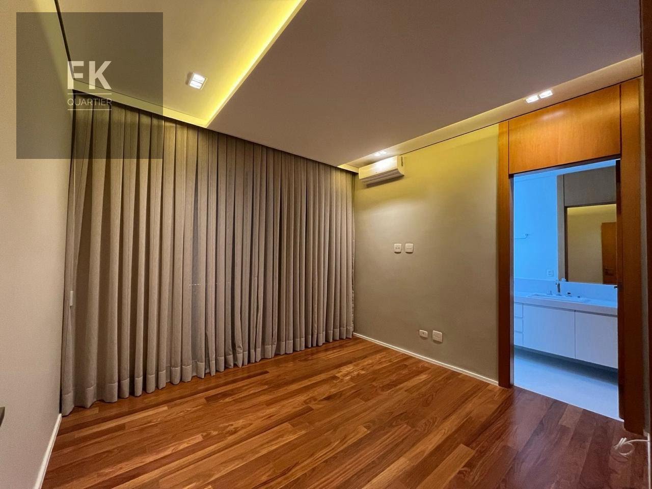 Casa à venda com 4 quartos, 4 suítes, 6 vagas e 575m² no Tamboré, Barueri (SP) — foto 10 de 25
