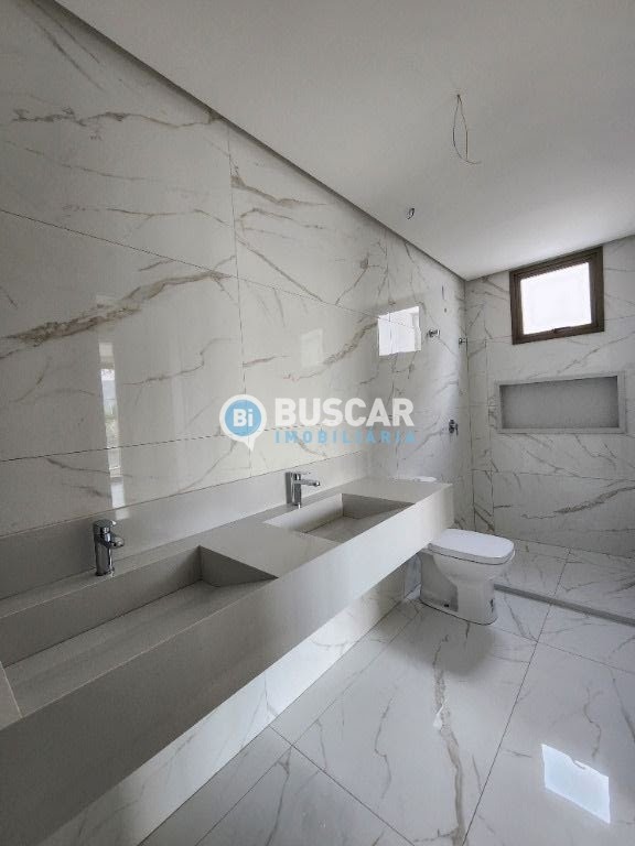 Casa à venda com 4 quartos, 4 suítes, 2 vagas e 252m² no Papagaio, Feira de Santana (BA) — foto 10 de 17