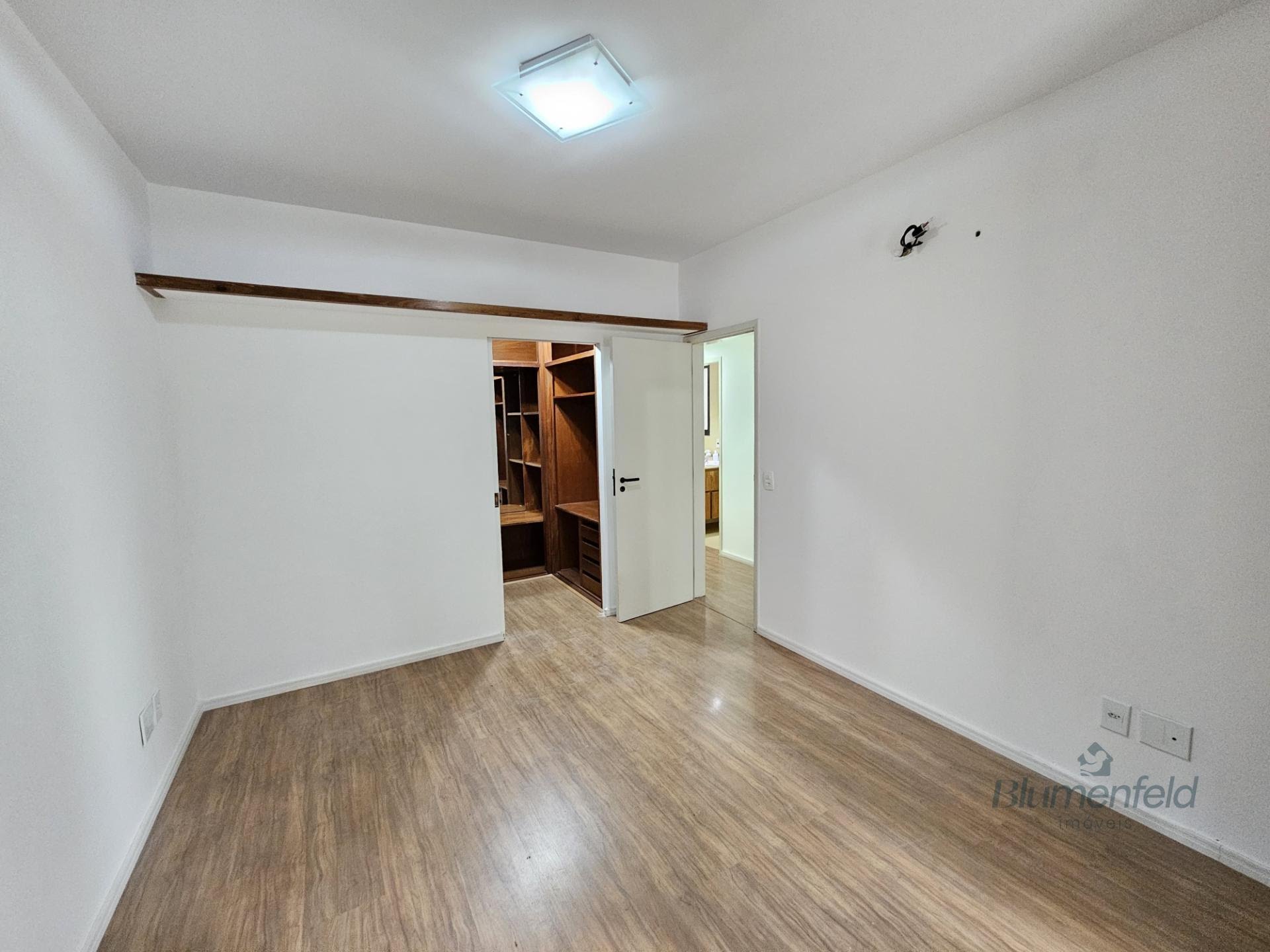Apartamento para alugar com 3 quartos, 1 suíte, 1 vaga e 120m² no Moema, São Paulo (SP) — foto 11 de 28