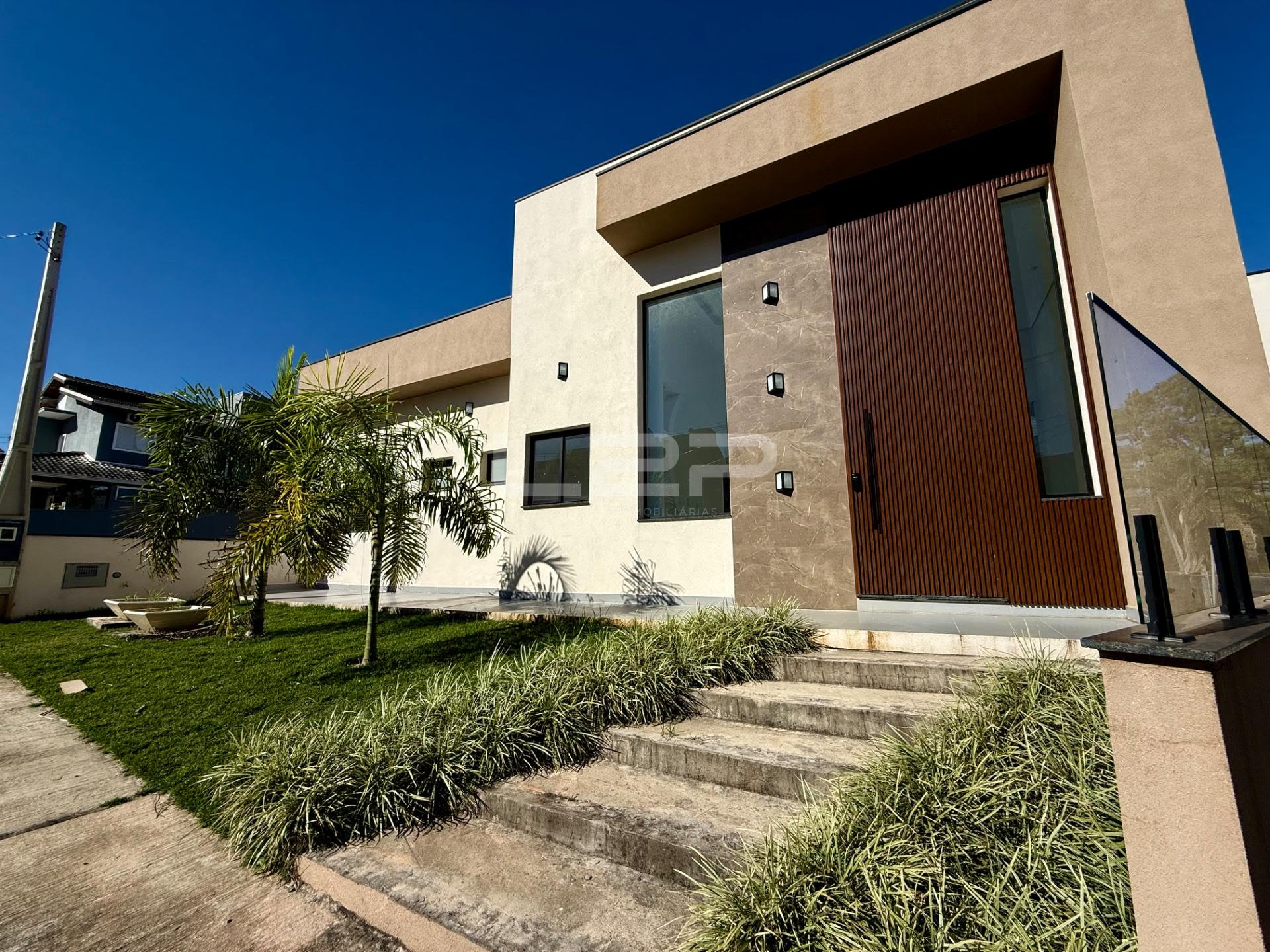 Casa à venda com 3 quartos, 2 banheiros, 4 vagas e 236m² no Medeiros, Jundiaí — foto principal
