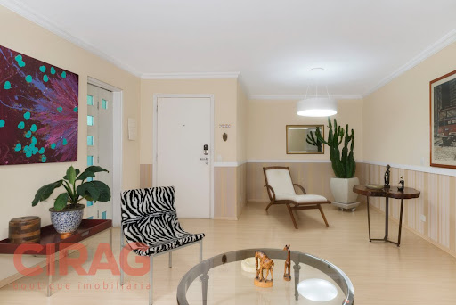 Jardins - 105 m² - 3 Dormitórios - 1 Suíte - 2 Vagas