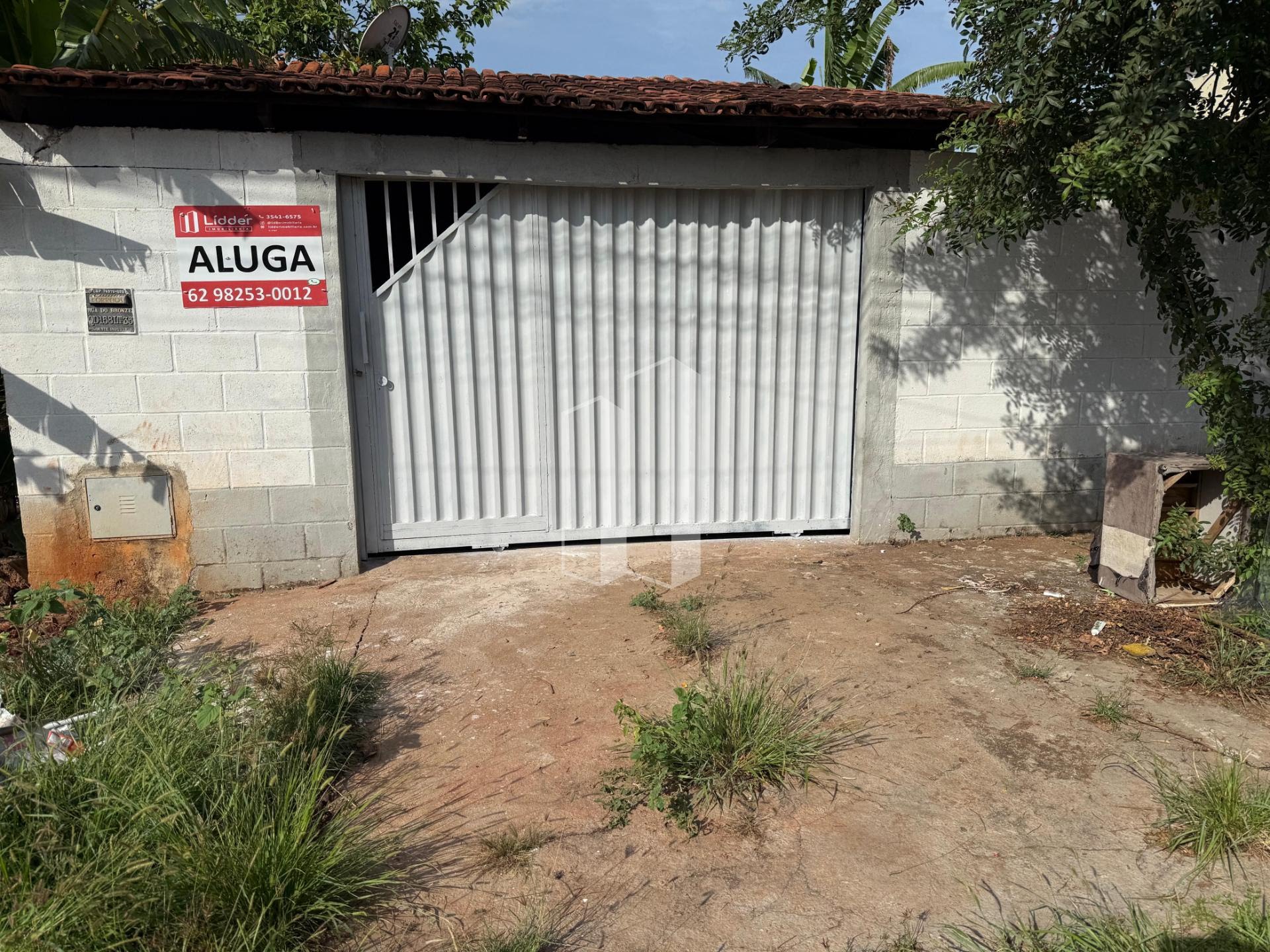 Casa para alugar com 3 quartos, 1 banheiro, 2 vagas e 80m² no Parque Oeste Industrial, Goiânia — foto principal