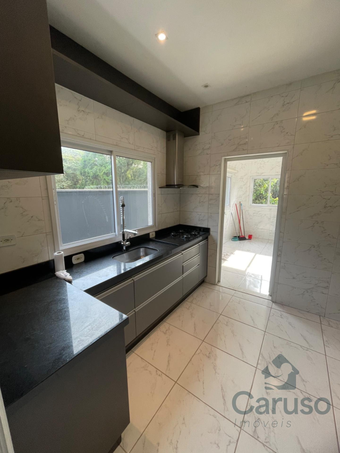 Casa à venda com 4 quartos, 4 suítes, 6 vagas e 407m² no Condomínio Country Club, Arujá (SP) — foto 9 de 30