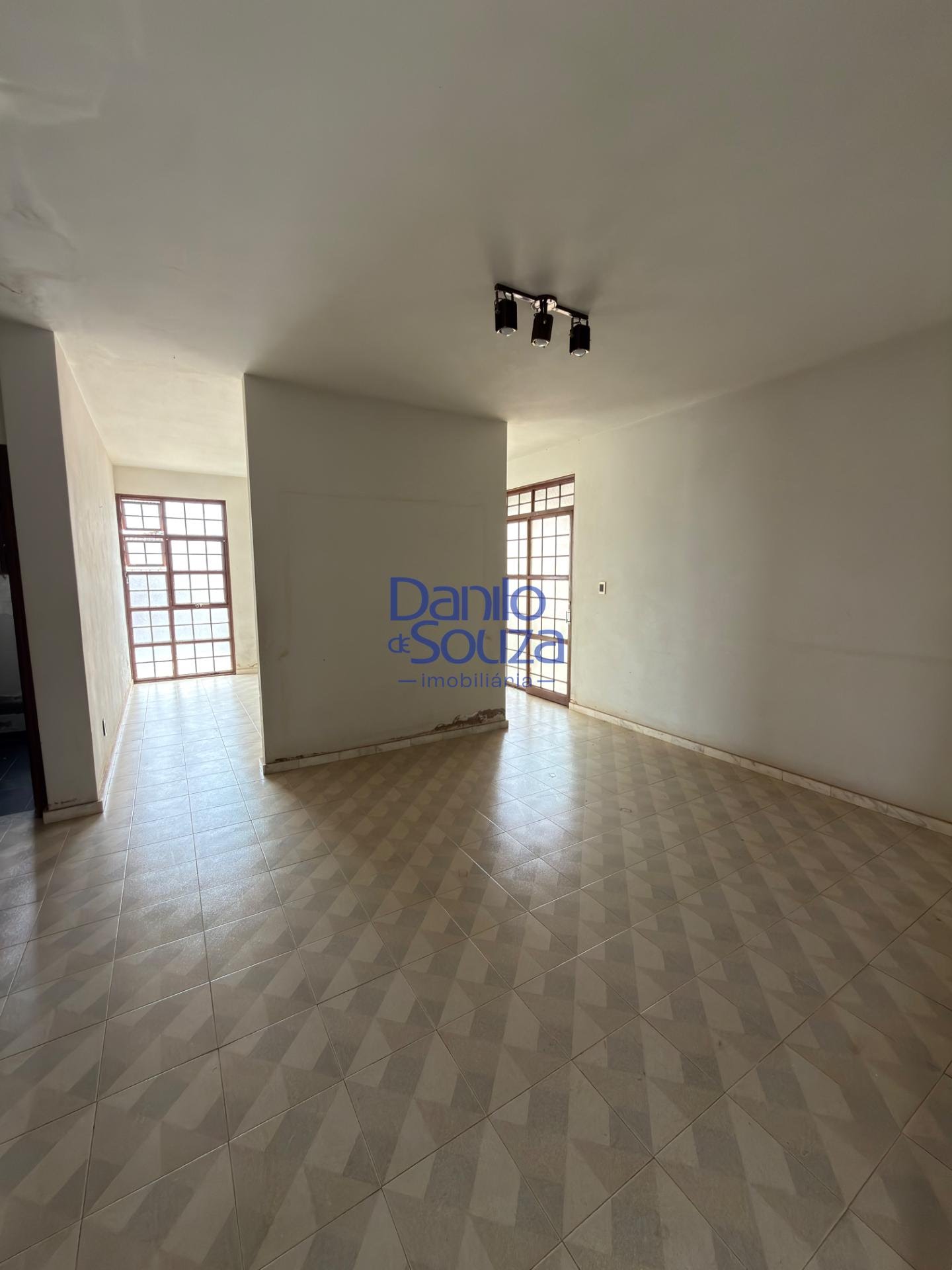 Casa à venda com 4 quartos, 3 suítes, 2 vagas e 344m² no São Cristóvão, Araxá (MG) — foto 3 de 29