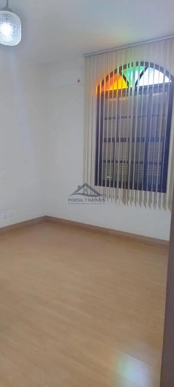 Casa à venda com 3 quartos, 1 suíte, 4 vagas e 297m² no Jardim Cambui, Sete Lagoas (MG) — foto 19 de 21