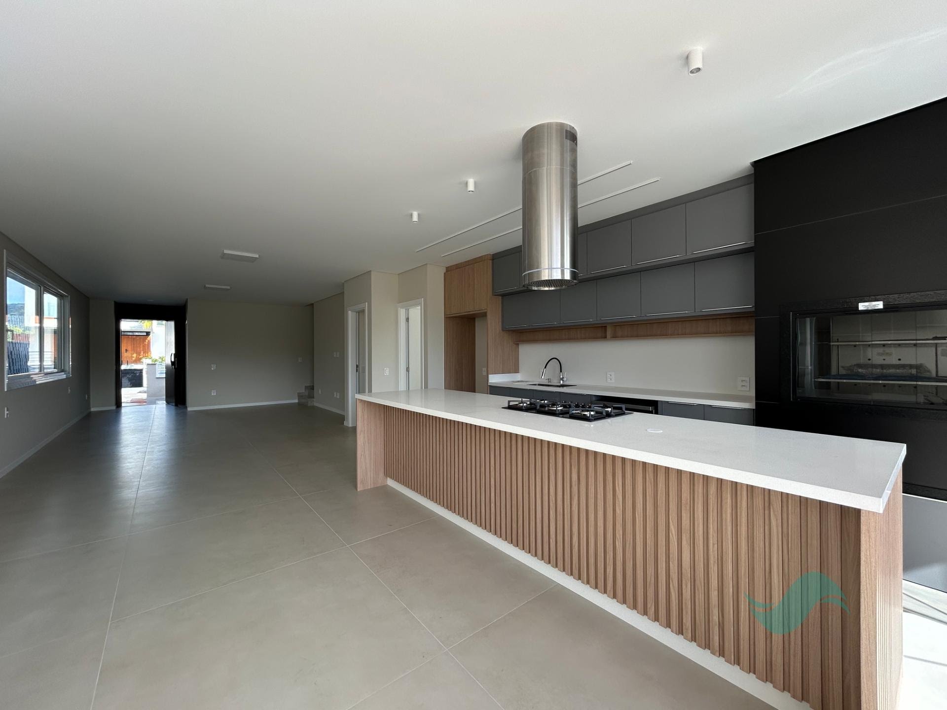 Casa à venda com 3 suítes, 2 vagas e 270m² no Lagoa da Conceição, Florianópolis (SC) — foto 3 de 22