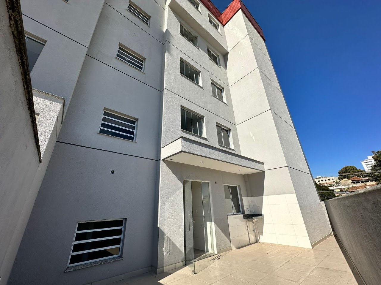 Apartamento à venda com 2 quartos, 1 banheiro, 2 vagas e 168m² no Santa Mônica, Belo Horizonte — foto principal