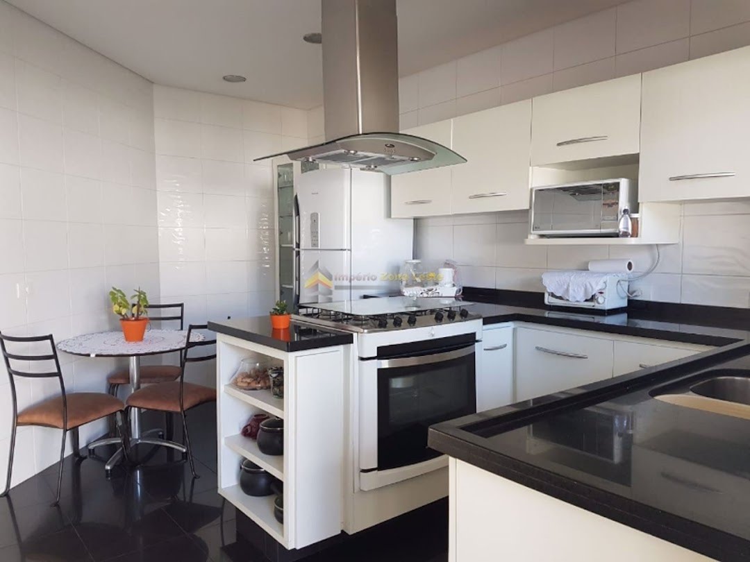Casa, 4 quartos, 300 m² - Foto 4