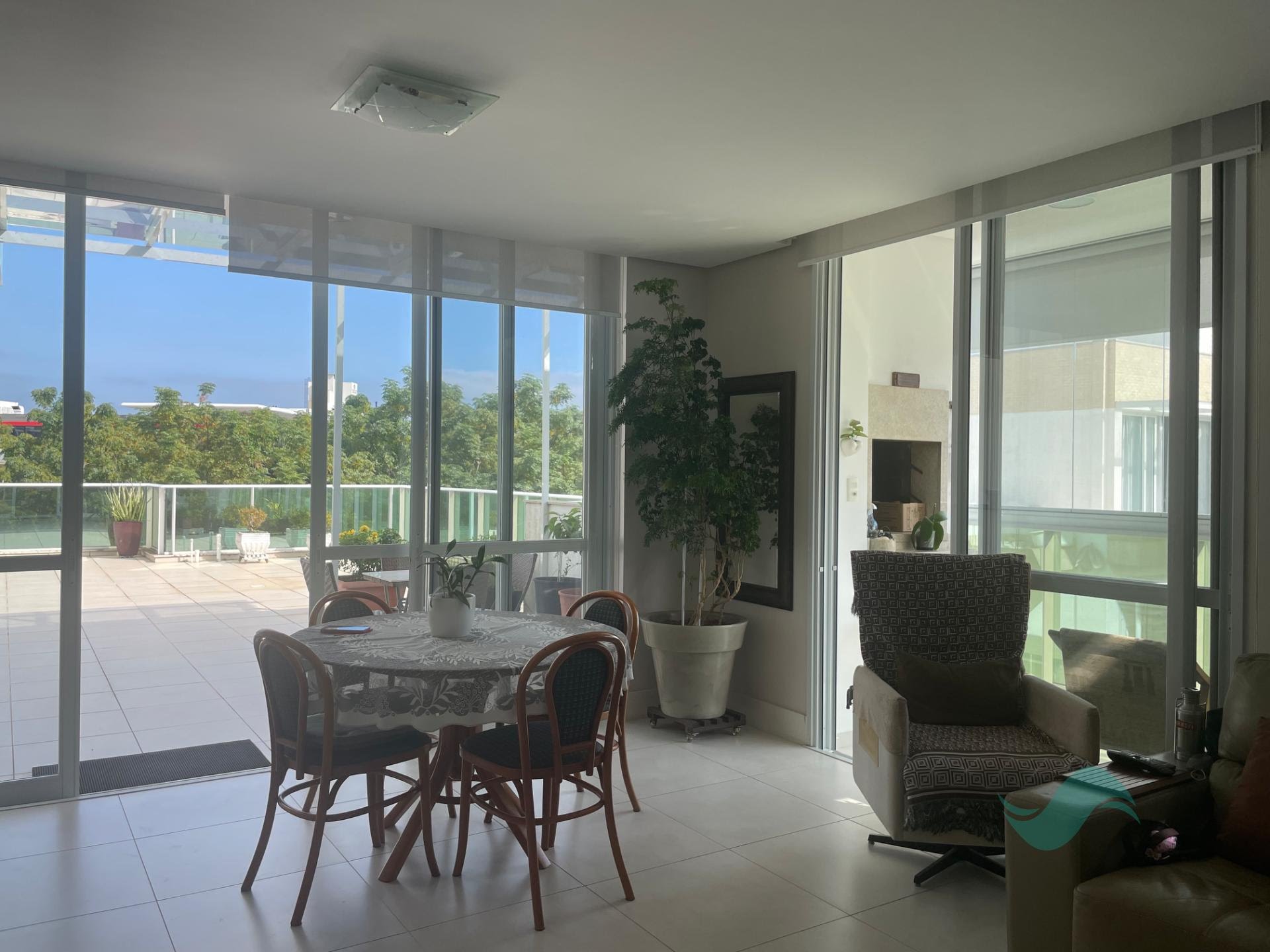 Cobertura à venda com 3 quartos, 3 banheiros, 2 vagas e 214m² no Jurerê, Florianópolis (SC) — foto 7 de 22